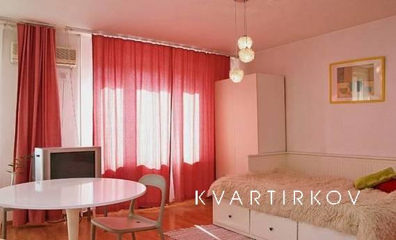 Квартира-студия (бизнес-класс) после евроремонта. Вся необхо