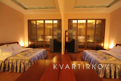 Расположение: До метро Белорусская 5 минут пешком, до Маяков