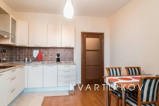 Посуточно Новомостовая 8 (73) 7 этаж, Уфа - квартира посуточно