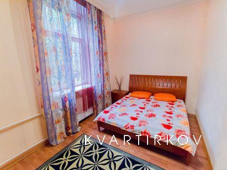 Сдается посуточно 3-комнатная квартира рядом с метро Сокол. 