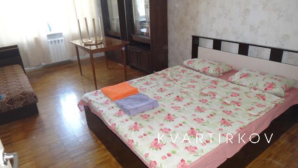 Квартира с обычным ремонтом но все чисто аккуратно . Есть вс