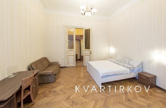 3 кімнатна квартира в центрі Одеси, Одеса - квартира подобово
