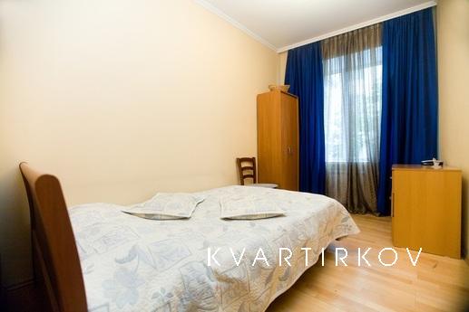 2 bedroom apartment in the center, Ivano-Frankivsk - apartment by the day