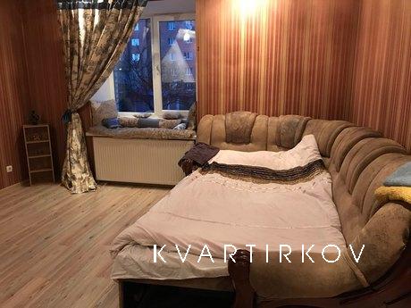 Cozy, clean apartment in a new building, Lutsk - apartment by the day
