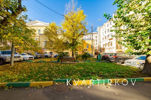 Посуточно 002 Пречистенка 17/9, Москва - квартира посуточно