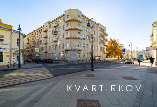 Посуточно 002 Пречистенка 17/9, Москва - квартира посуточно