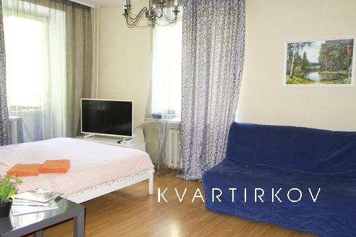 Однокомнатная квартира студия. Расположена в тихом месте. Ря