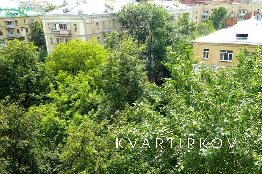 Просторная квартира студия у метро, Москва - квартира посуточно