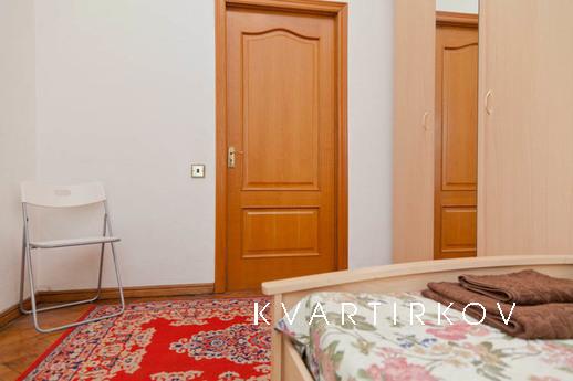 1 bedroom apartment near the metro, Moscow - apartment by the day