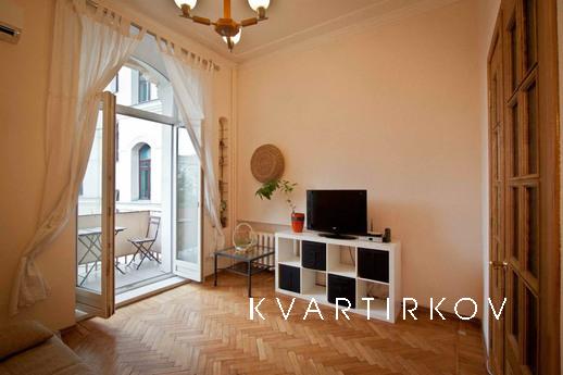 Большая двухкомнатная квартира в центре, Москва - квартира посуточно