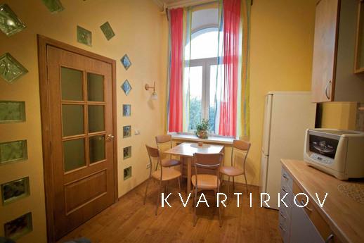 Большая двухкомнатная квартира в центре, Москва - квартира посуточно