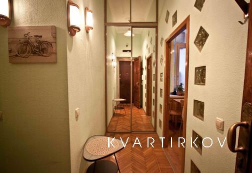 Большая двухкомнатная квартира в центре, Москва - квартира посуточно