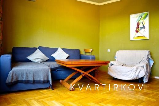 One-bedroom apartment near the Zoo, Moscow - apartment by the day