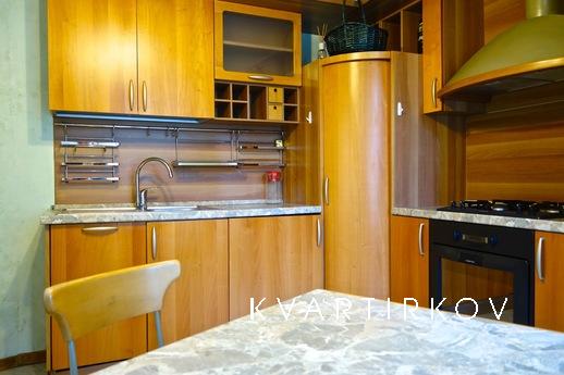 One-bedroom apartment near the Zoo, Moscow - apartment by the day