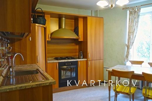 One-bedroom apartment near the Zoo, Moscow - apartment by the day