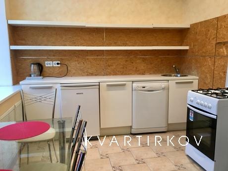 2 bedroom apartment in the center, Moscow - apartment by the day