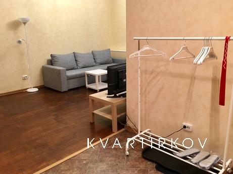 2 bedroom apartment in the center, Moscow - apartment by the day