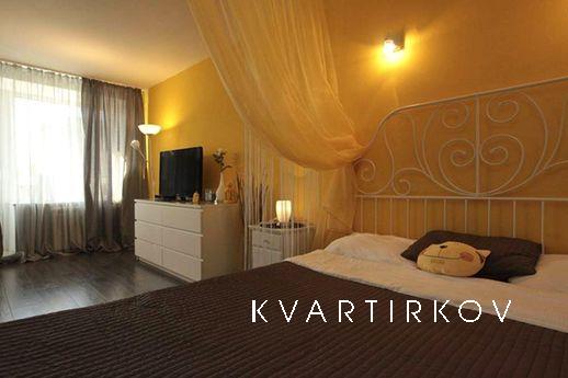 Новый дом, хороший ремонт. Рядом находятся автовокзал, супер