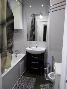 Отличная однокомнатная рядом с Аурой, Сургут - квартира посуточно