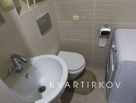 Уютная студия рядом с Аурой., Сургут - квартира посуточно