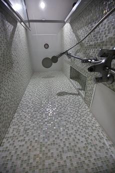 Уютная студия рядом с Аурой., Сургут - квартира посуточно