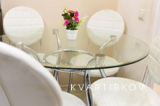 Excellent apartment in the center, Surgut - apartment by the day