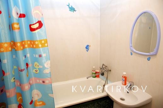 Большая двухкомнатная квартира, Сургут - квартира посуточно