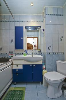 Уютная двухкомнатная квартира, Сургут - квартира посуточно