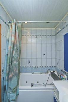 Уютная двухкомнатная квартира, Сургут - квартира посуточно