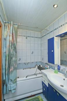 Уютная двухкомнатная квартира, Сургут - квартира посуточно