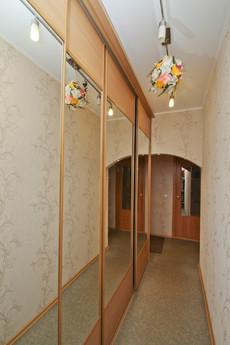 Уютная двухкомнатная квартира, Сургут - квартира посуточно