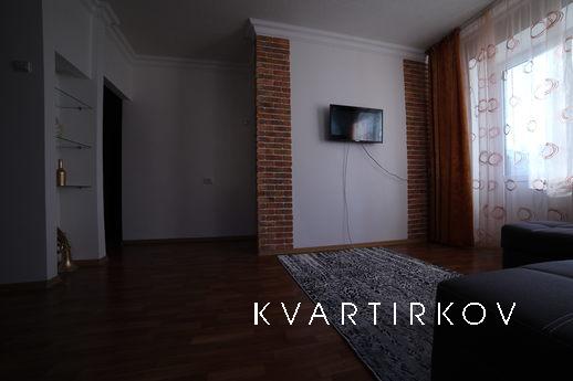 1 кімнатна квартира подобово, Кам`янське (Дніпродзержинськ) - квартира подобово