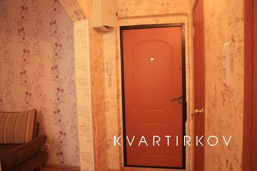 Apartment in the East micron, Tyumen - apartment by the day