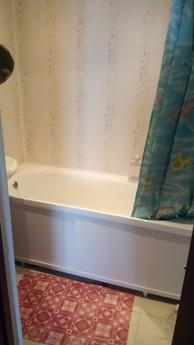 The apartment is opposite the Tyumen Wat, Tyumen - apartment by the day