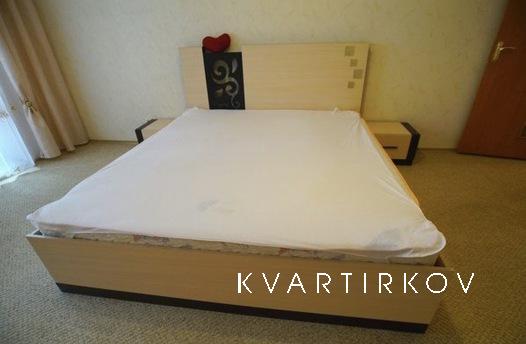 Здам подобово, погодинно квартиру, Кам`янське (Дніпродзержинськ) - квартира подобово