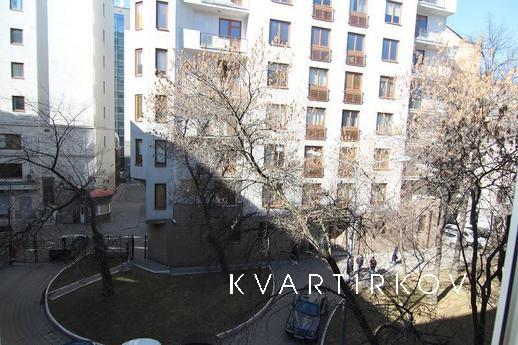 Daily Kozitsky per., 1 A, Moscow - apartment by the day