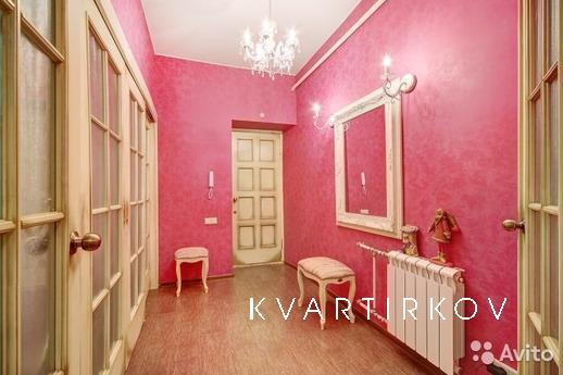 Apartments on Kazan, Saint Petersburg - apartment by the day