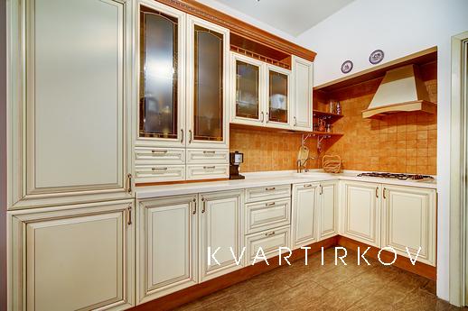 Apartments on Kazan, Saint Petersburg - apartment by the day