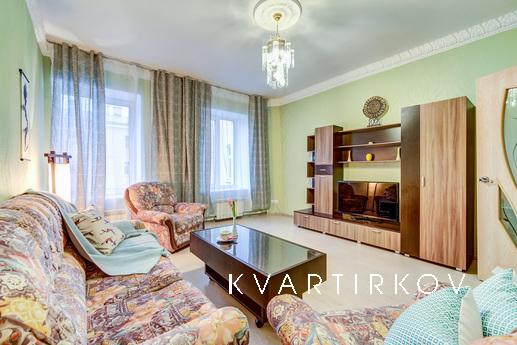 Apartments on Petrogradsk, Saint Petersburg - apartment by the day