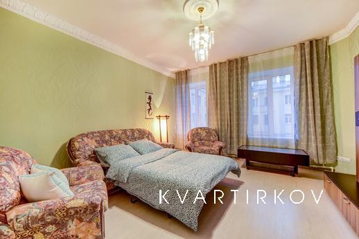 Apartments on Petrogradsk, Saint Petersburg - apartment by the day