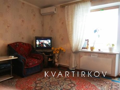 One room apartment, Kropyvnytskyi (Kirovohrad) - apartment by the day