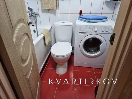 2-room center, Kropyvnytskyi (Kirovohrad) - apartment by the day