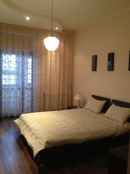 2 кімнатна люкс квартира в центрі, Київ - квартира подобово