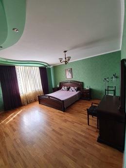 Квартира в центре с хорошим ремонтом, Миргород - квартира посуточно