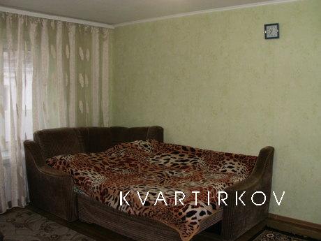 One room apartment in the center, Khmilnyk - apartment by the day