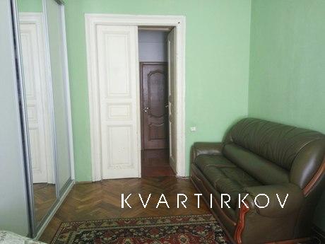 It seems like a daily 3-room apartment in the center of Lviv