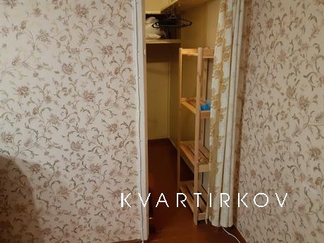 2-комнатная квартира на Гагарина 1 линия, Златоуст - квартира посуточно