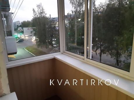 2-комнатная квартира на Гагарина 1 линия, Златоуст - квартира посуточно