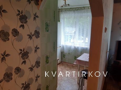 2-room apartment on Gagarina, Zlatoust - apartment by the day