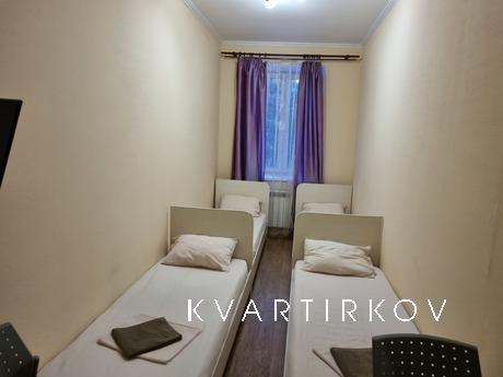 Чистая современная студия, чистое постельное бельё, полотенц